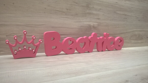 Nome de mesa em MDF Mod PK Coração + Coroa - Beatrice 10 cm