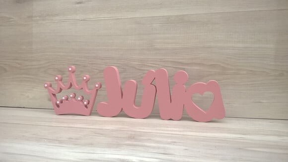 Nome de mesa em MDF Mod PK Coração + Coroa - Júlia 16 cm