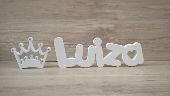 Nome de mesa em MDF Mod PK Coração + Coroa - Luiza 10 cm