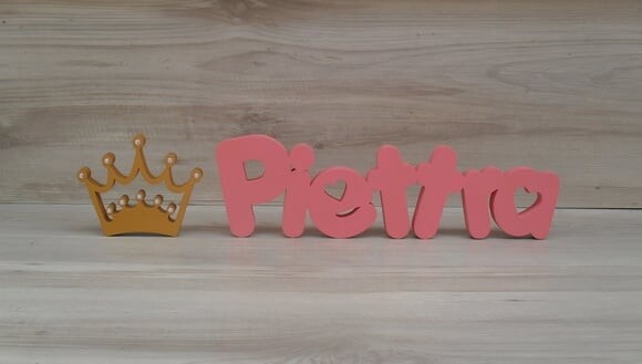 Nome de mesa em MDF Mod PK Coração + Coroa - Piettra 10 cm