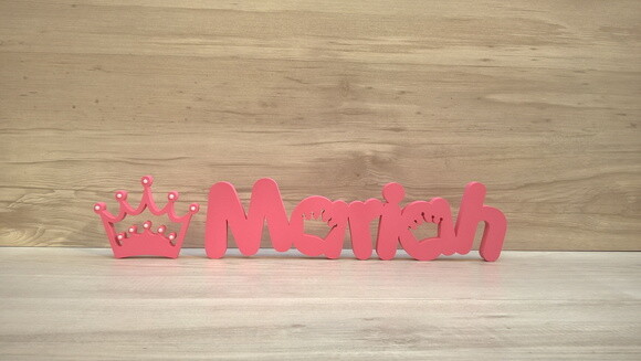 Nome de mesa em MDF Mod PK Coroa + Coroa - Mariah 10 cm