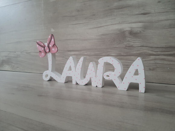 Nome de Mesa em mdf Modelo Disney - Laura - 10 cm