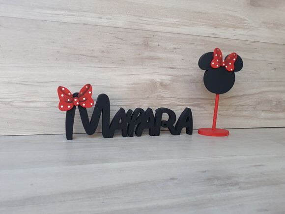 Nome de mesa em MDF Modelo Disney - Mayara 10 cm + lousinha