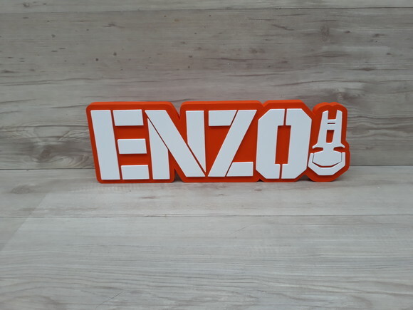 Nome de mesa MDF - Modelo Dinotrux - Enzo - 13 cm