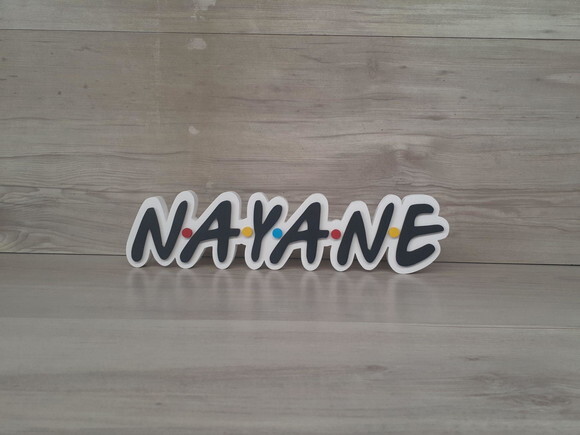 Nome de Mesa Tema Friends - Nayane - 8 cm