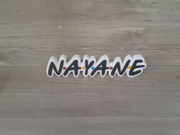 Nome de Mesa Tema Friends - Nayane - 8 cm