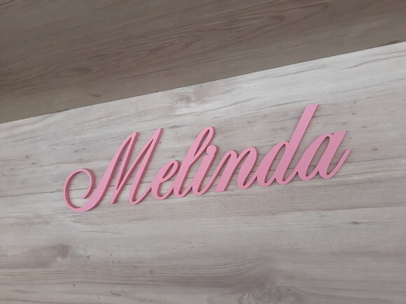 Nome Decorativo de Parede em MDF Mod ACP2 - Melinda - 13 cm