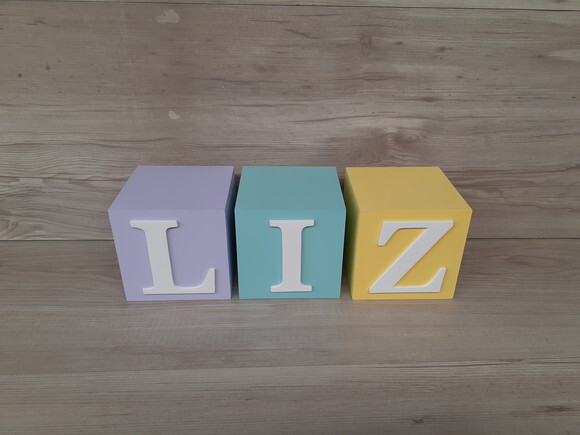 Nome em Cubos - Mod Clássico - 10 x 10 x 10 cm - 3 Letras