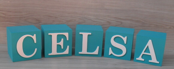 Nome em Cubos - Mod Clássico - 10 x 10 x 10 cm - 5 Letras