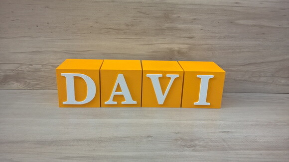 Nome em Cubos - Mod Clássico - 10 x 10 x 10 cm - 4 Letras