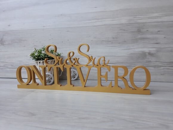 Nome em mdf - Peça de mesa Sr e Sra com Sobrenome