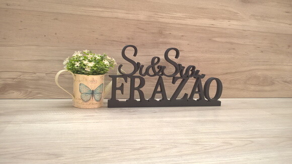 Nome em mdf - Peça de mesa Sr e Sra com Sobrenome