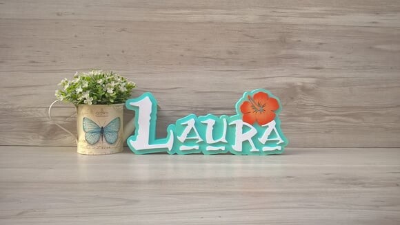 Nome em MDF - Peça de mesa Tema MOANA - Laura 12 cm