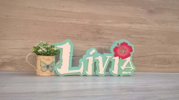 Nome em MDF - Peça de mesa Tema MOANA - Lívia 18 cm