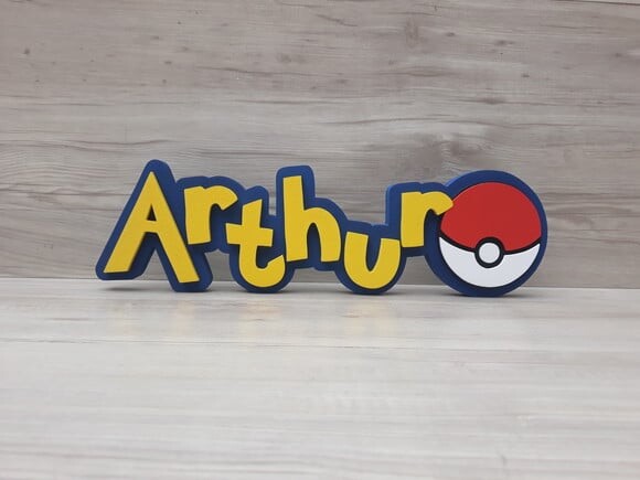 Nome em MDF - Peça de mesa Tema POKEMON - Arthur 10 cm