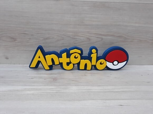 Nome em MDF - Peça de mesa Tema POKEMON - Antônio - 10 cm