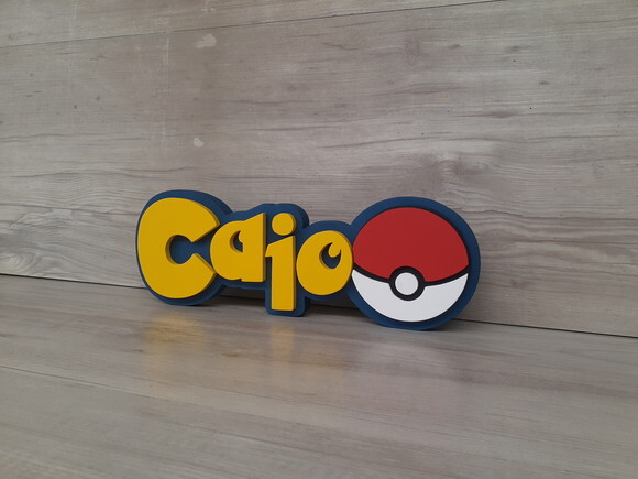 Nome em mdf - Peça de Mesa Tema Pokemon - Caio 10 cm