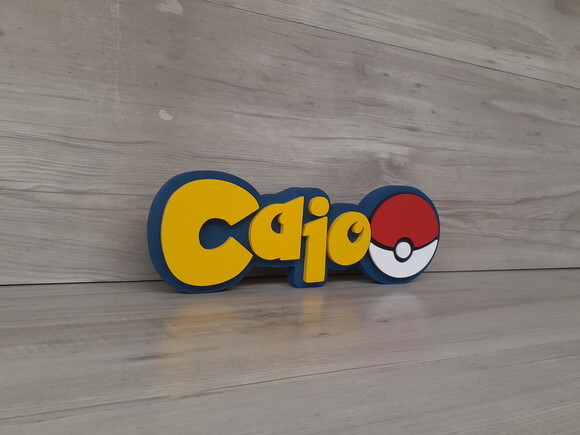 Nome em mdf - Peça de Mesa Tema Pokemon - Caio 10 cm