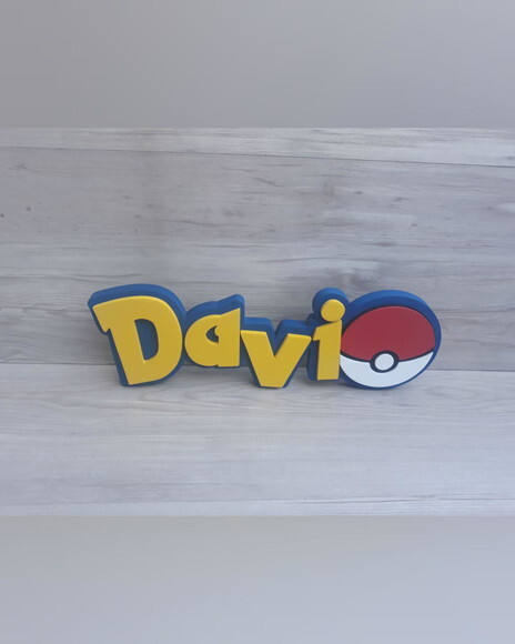 Nome em MDF - Peça de mesa Tema POKEMON - Davi - 13 cm