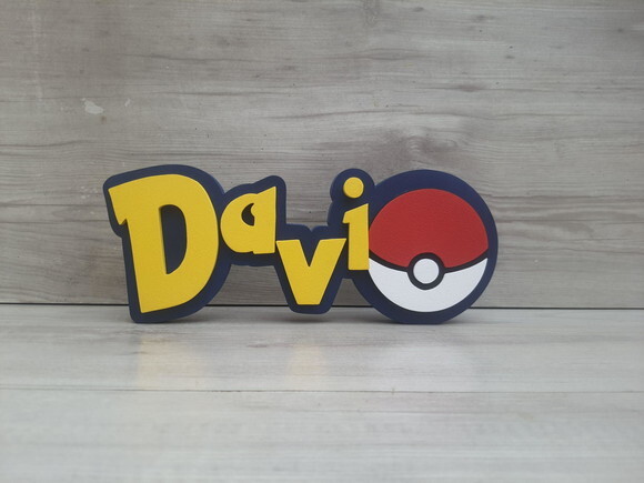 Nome em mdf - Peça de Mesa Tema Pokemon - Davi - 10 cm