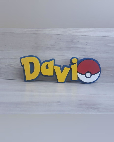 Nome em MDF - Peça de mesa Tema POKEMON - Davi - 13 cm
