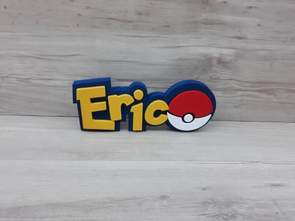 Nome em MDF - Peça de mesa Tema POKEMON - Eric - 10 cm