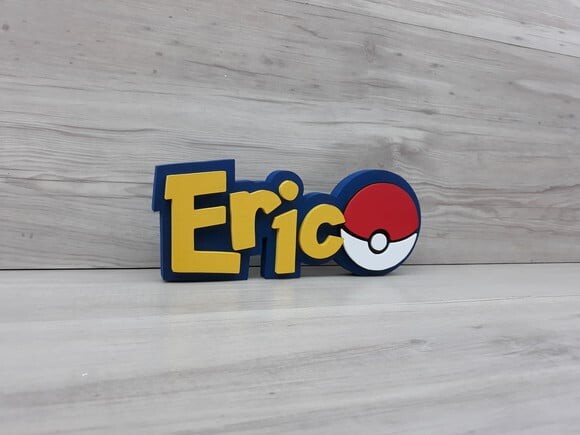 Nome em MDF - Peça de mesa Tema POKEMON - Eric - 10 cm