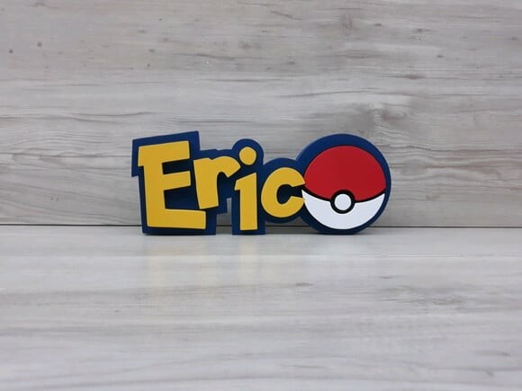 Nome em MDF - Peça de mesa Tema POKEMON - Eric - 10 cm