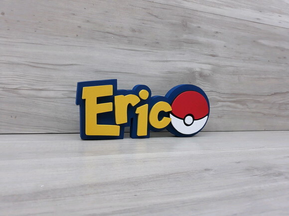 Nome em MDF - Peça de mesa Tema POKEMON - Eric - 10 cm