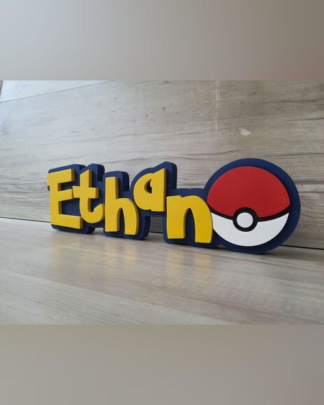 Nome em mdf - Peça de Mesa Tema Pokemon - Ethan - 10 cm