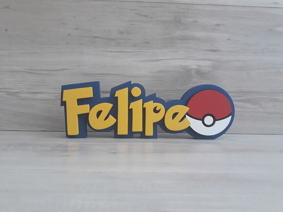 Nome em MDF - Peça de mesa Tema POKEMON - Felipe 10 cm