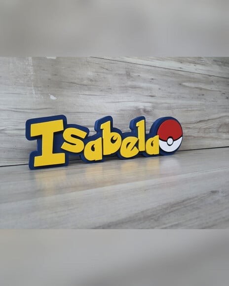 Nome em mdf - Peça de Mesa Tema Pokemon - Isabela - 10 cm