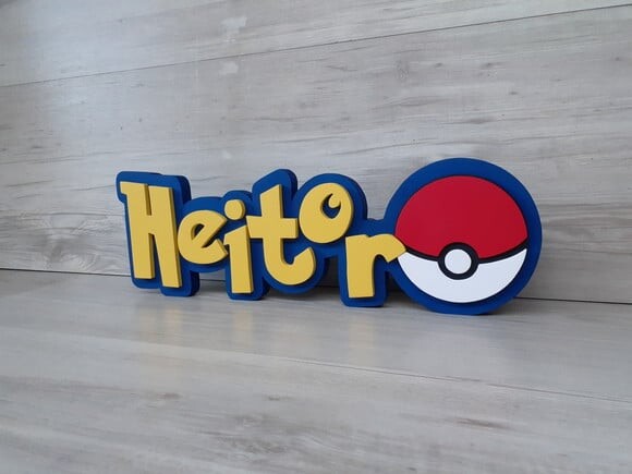 Nome em mdf - Peça de Mesa Tema Pokemon - Heitor - 10 cm
