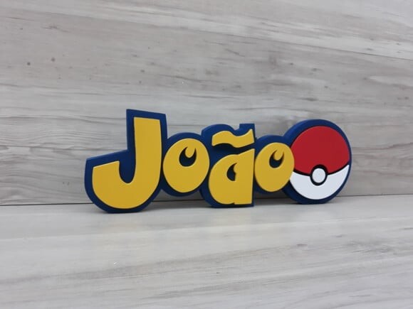 Nome em MDF - Peça de mesa Tema POKEMON - João - 10 cm