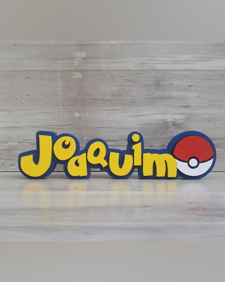 Nome em mdf - Peça de Mesa Tema Pokemon - Joaquim - 10 cm