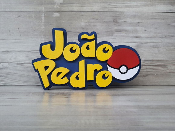 Nome em mdf - Peça de Mesa Tema Pokemon - João Pedro 17 cm