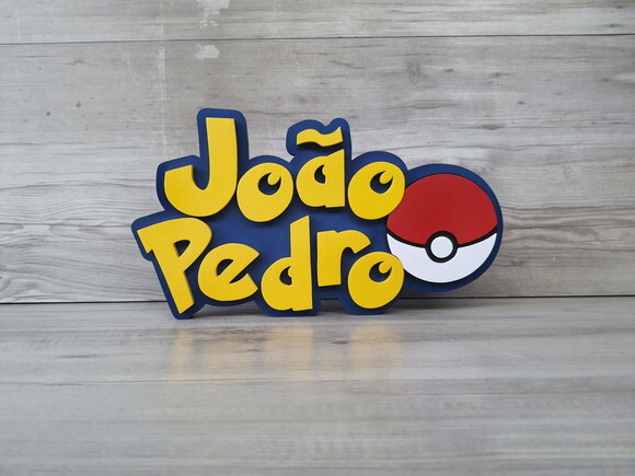 Nome em mdf - Peça de Mesa Tema Pokemon - João Pedro 17 cm