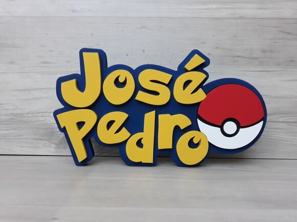Nome em MDF - Peça de mesa Tema POKEMON - José Pedro 18 cm