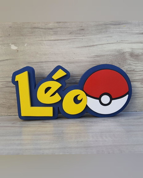 Nome em mdf - Peça de Mesa Tema Pokemon - Léo - 10 cm