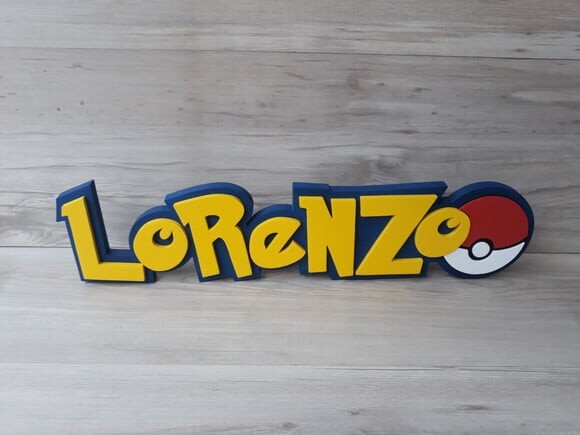 Nome em mdf - Peça de Mesa Tema Pokemon - Lorenzo - 13 cm