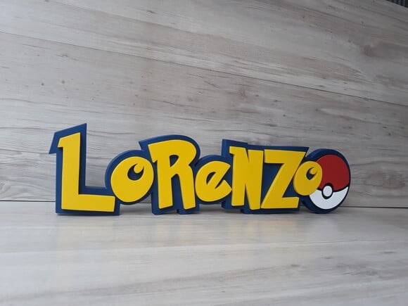 Nome em mdf - Peça de Mesa Tema Pokemon - Lorenzo - 13 cm