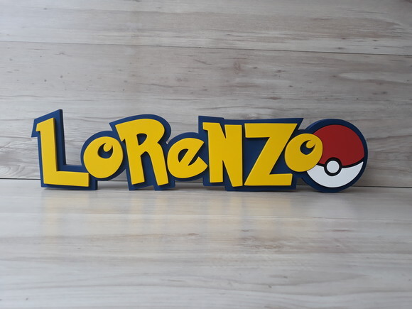 Nome em mdf - Peça de Mesa Tema Pokemon - Lorenzo - 13 cm