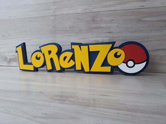 Nome em mdf - Peça de Mesa Tema Pokemon - Lorenzo - 13 cm