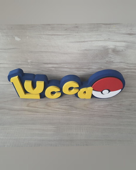 Nome em mdf - Peça de Mesa Tema Pokemon - Lucca 10 cm