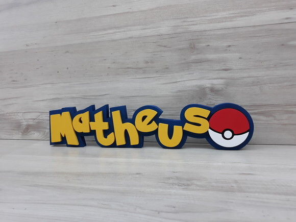 Nome em MDF - Peça de mesa Tema POKEMON - Matheus - 13 cm