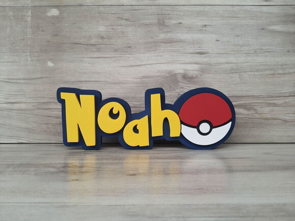 Nome em mdf - Peça de Mesa Tema Pokemon - Noah 10 cm