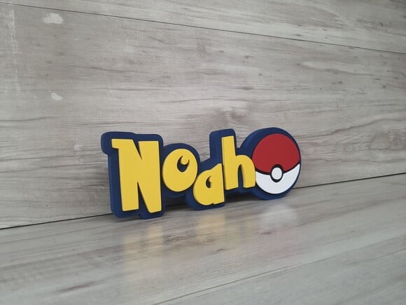 Nome em mdf - Peça de Mesa Tema Pokemon - Noah 10 cm