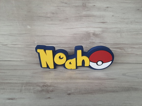 Nome em mdf - Peça de Mesa Tema Pokemon - Noah 10 cm