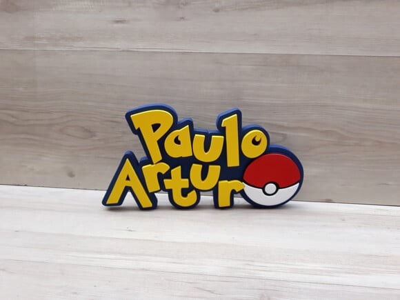 Nome em MDF - Peça de mesa Tema POKEMON - Paulo Artur 18 cm