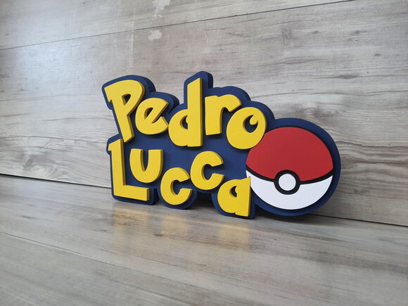 Nome em mdf - Peça de Mesa Tema Pokemon - Pedro Lucca 17 cm